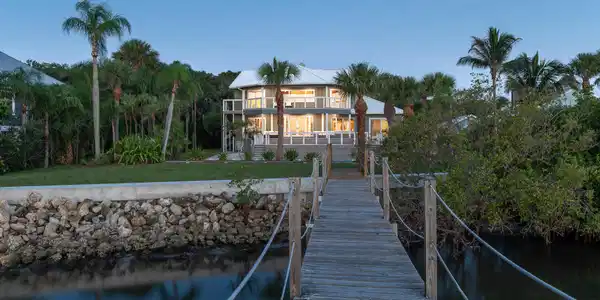 114 N SEWALLS POINT Road