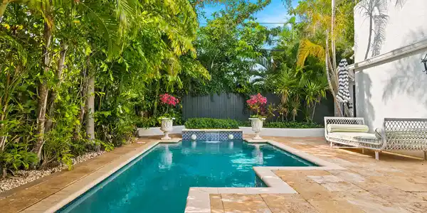 Image 2: Pool and Entertaining area