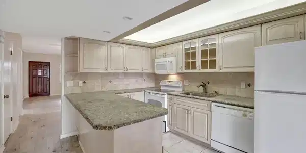 Image 3: Kitchen