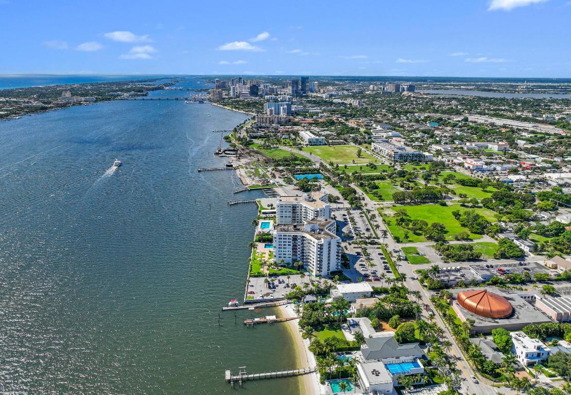 Image 1: 2814 N Flagler Dr 001