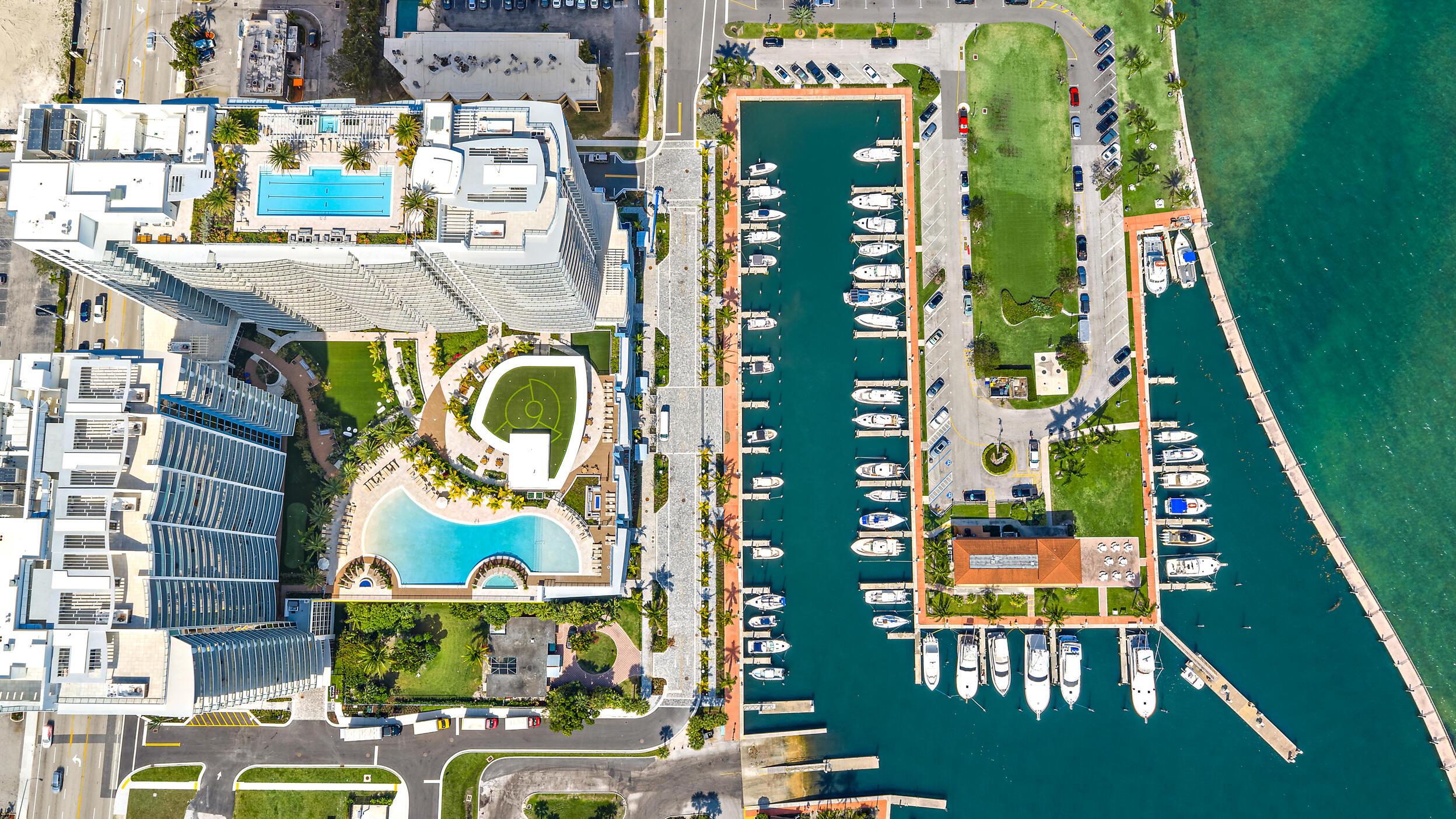 Image 2: Towers + Marina