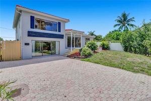 1425 NE 4th Ct