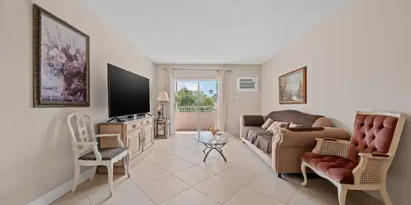 Image 3: 03-3201 NE 14th St #209, Pompano Beach-2