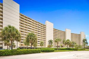 136 Lakeshore Drive