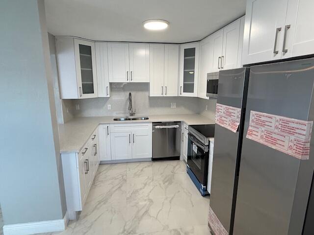 Image 2: Kitchen