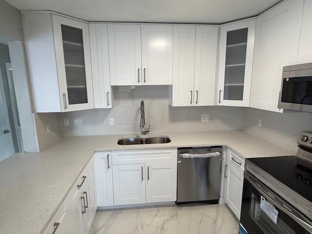 Image 3: Kitchen