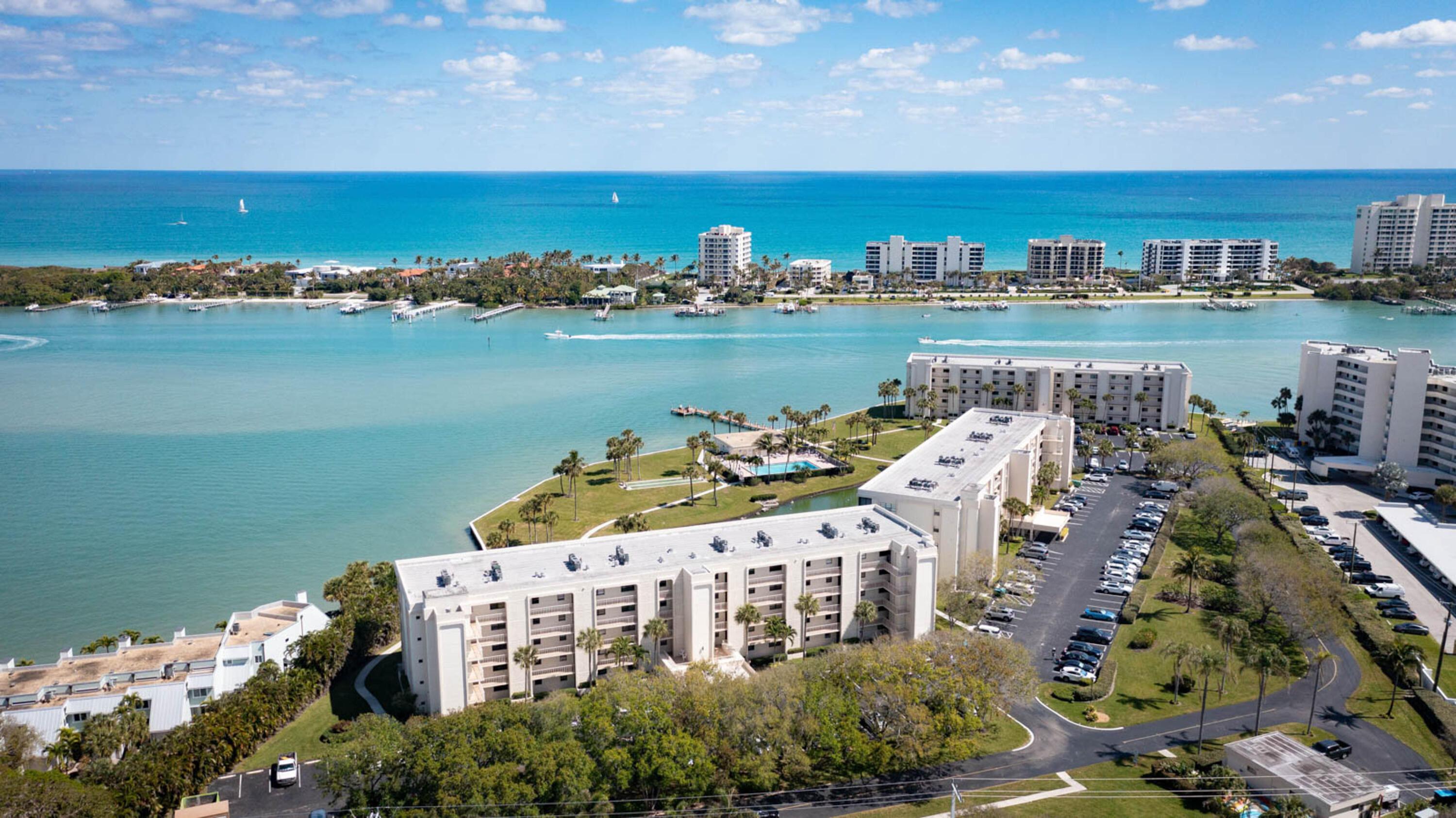 Image 2: 300 Intracoastal Pl Apt 403-2