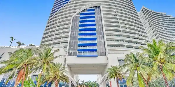 3101 Bayshore Dr