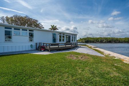 211 N Ibis Drive N