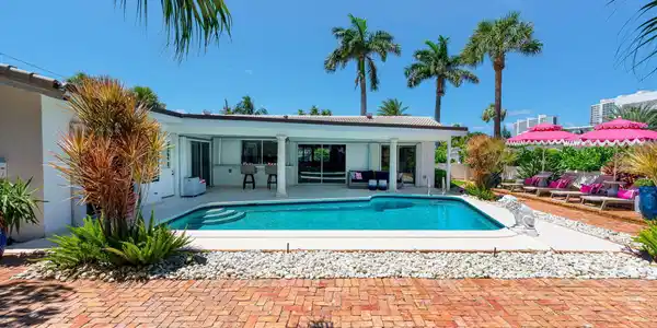 810 Valencia Drive