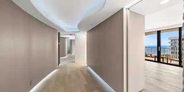 Image 3: Gallery Corridor