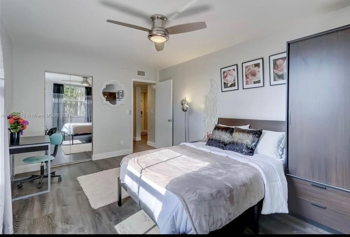 Image 3: 1350 SE 3rd Ave 211 (3)