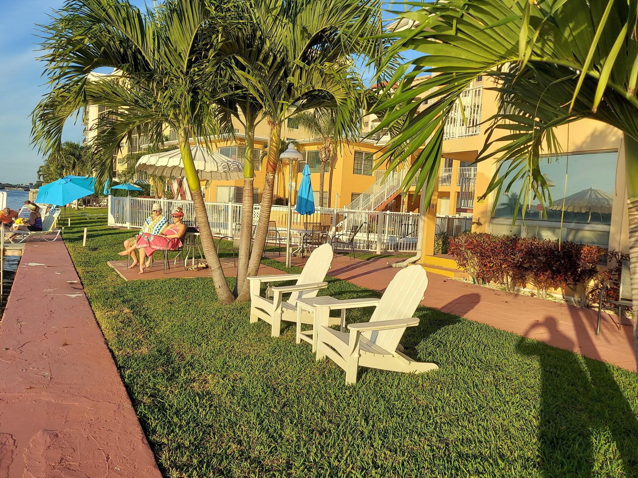 Image 4: Garden Area along the Intracoastal