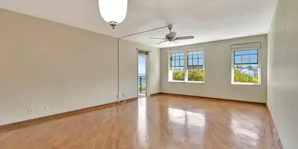 Image 4: Living-dinning room