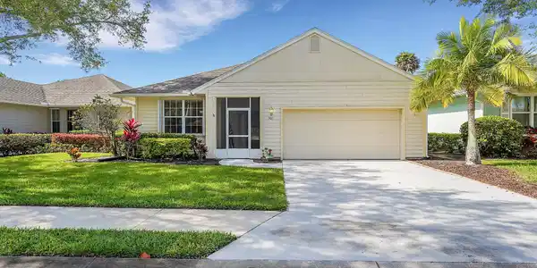 301 Hawthorne Lane