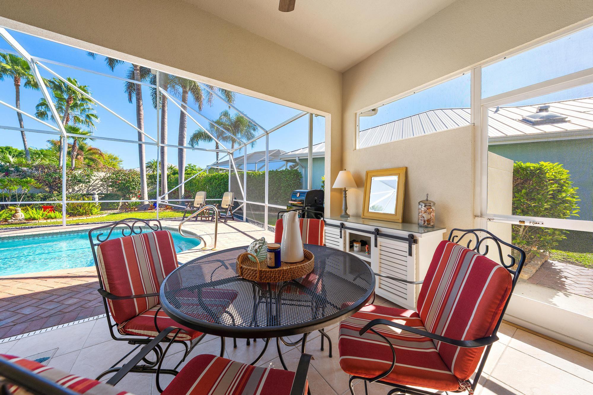 Image 2: 2215 SW Mayflower Dr