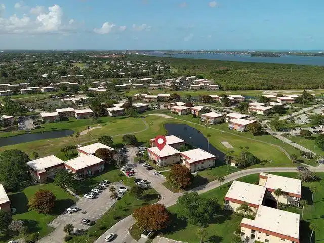 Image 1: vista royale 9