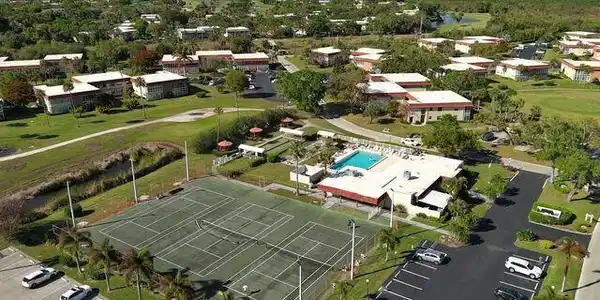 Image 3: Vista Royale 1