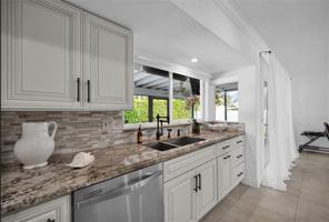 2351 NE 50th Ct