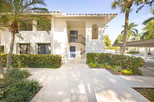 95 Pelican Pointe Drive