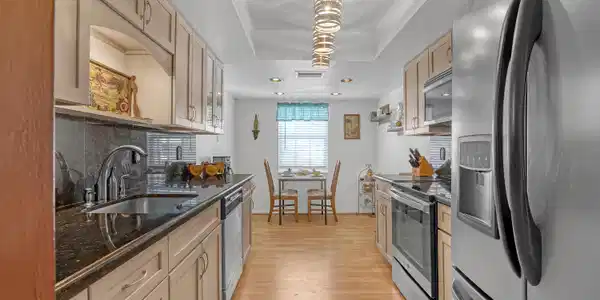 Image 2: Kitchen