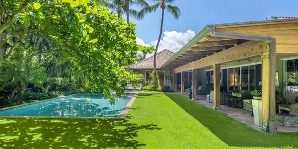 Image 3: Pool and Back Yard