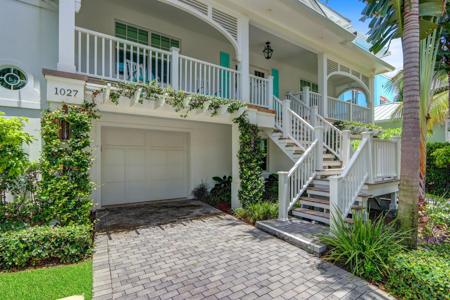 1027 Bay Street