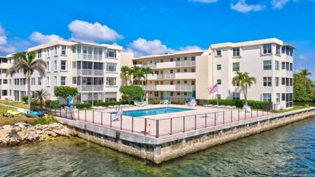 1820 New Palm Way