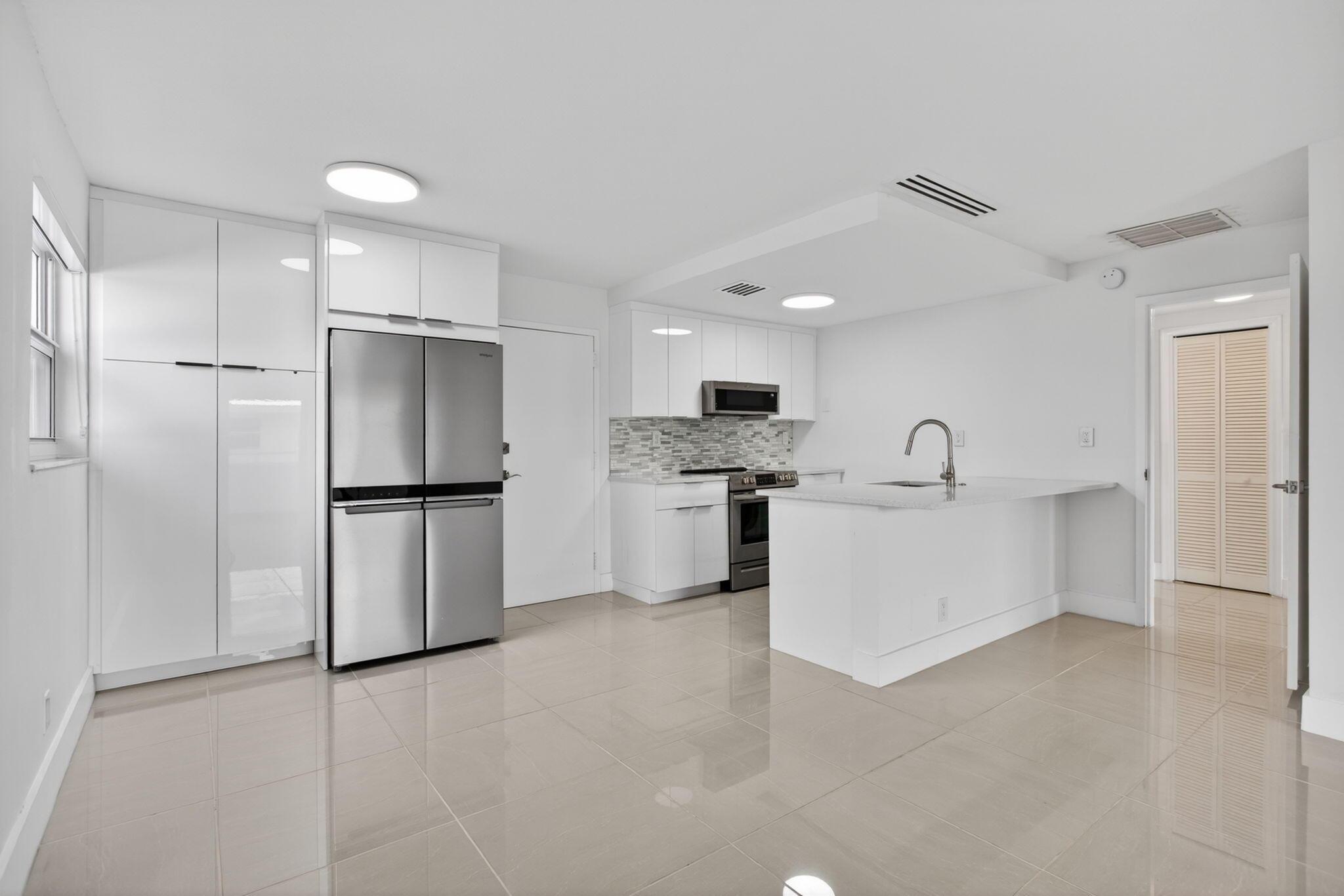 Image 3: 4-web-or-mls-3212-4033