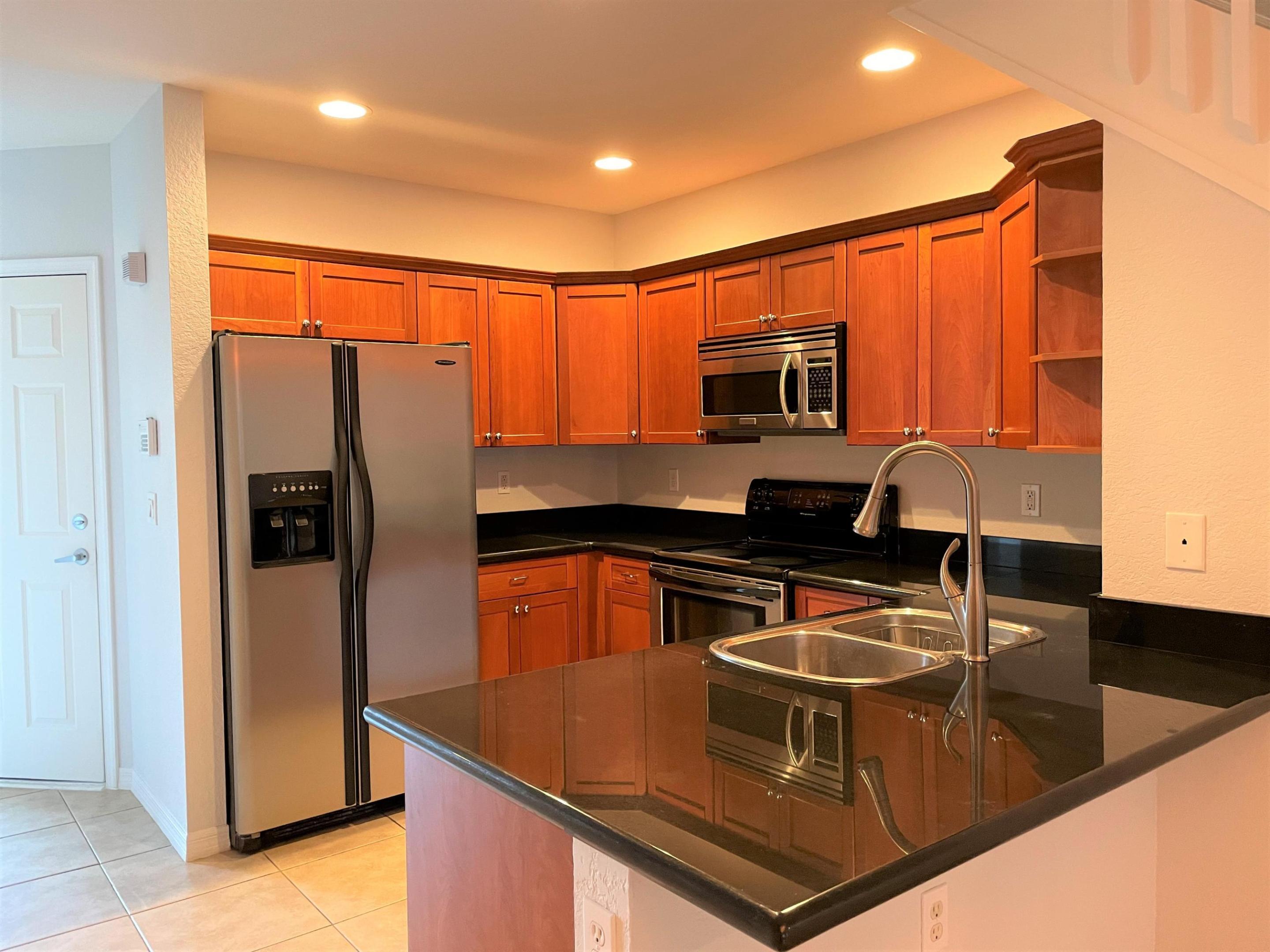 Image 4: kitchen1