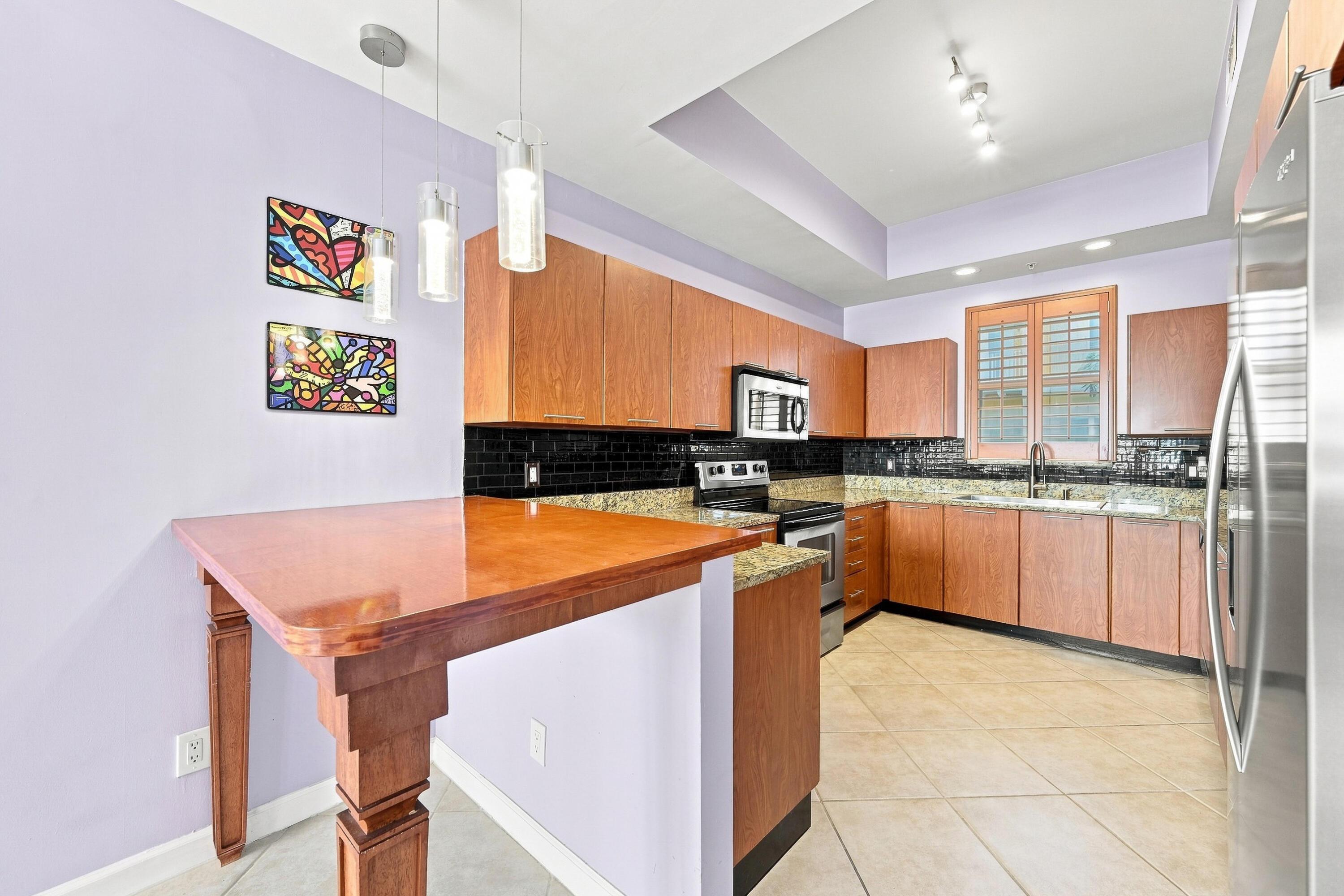 Image 3: Kitchen