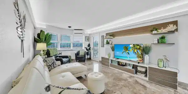 Image 4: 7 Living Area (4)
