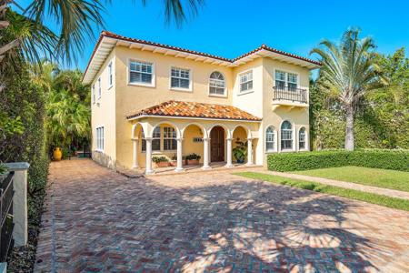 3323 S Flagler Drive