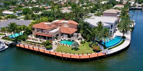 2850 NE 44th Street