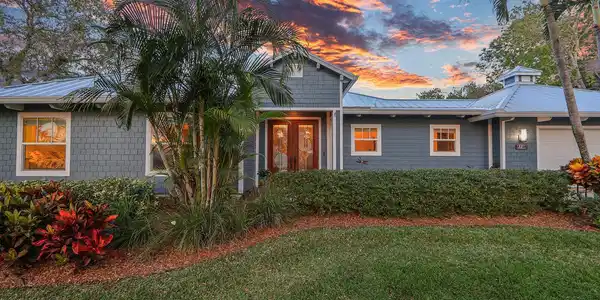 821 SW Pine Tree Lane