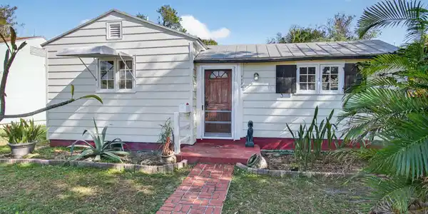 1122 N L Street