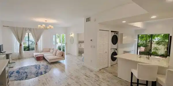210 BELLA VISTA Court N