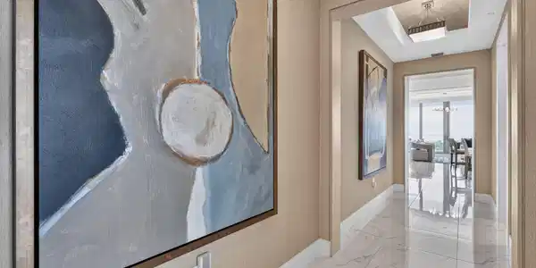 Image 3: Entry hall