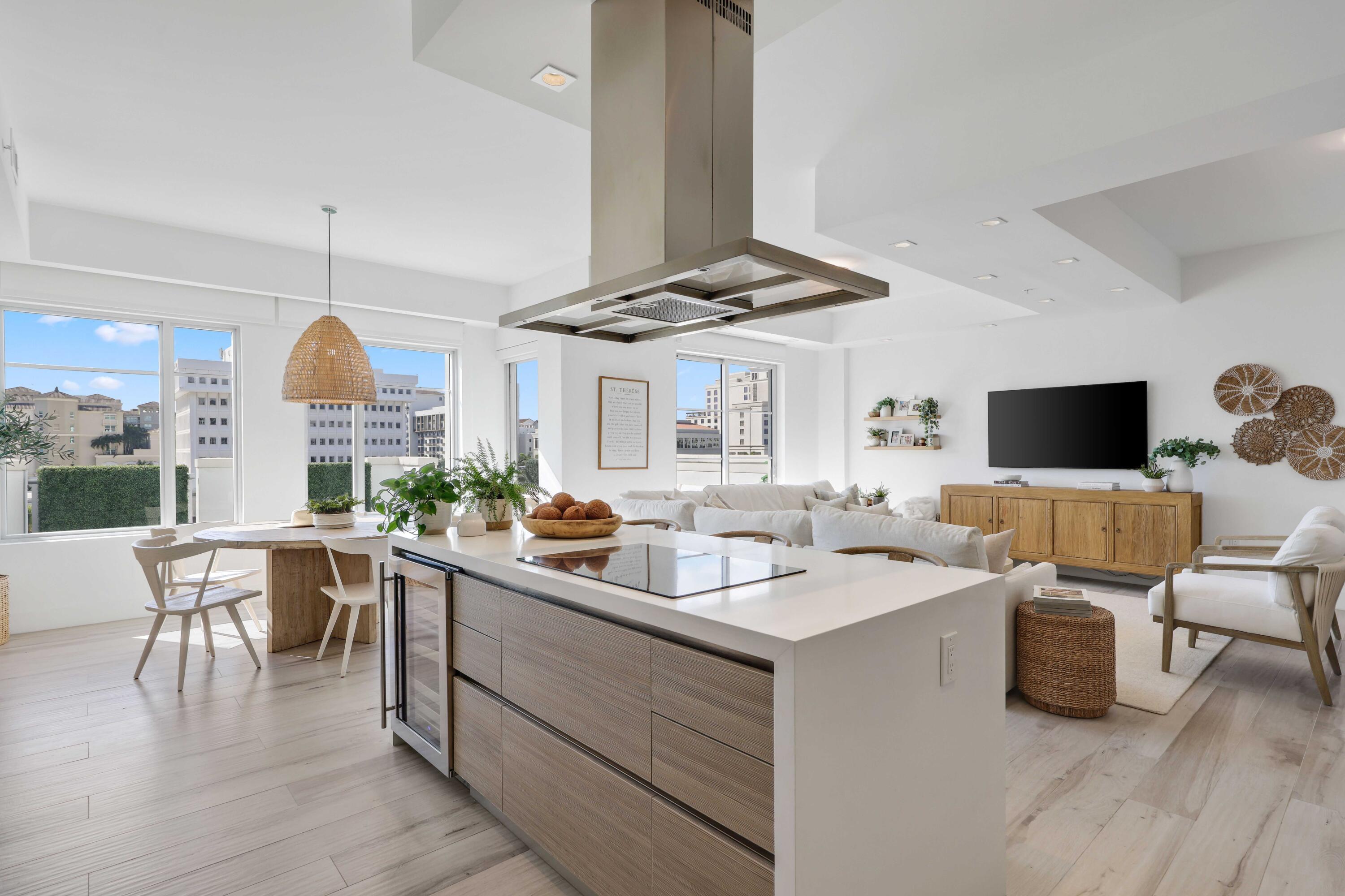Image 2: Kitchen