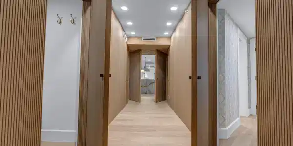Image 3: Foyer