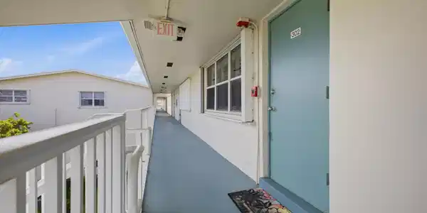 Image 3: Unit Entry