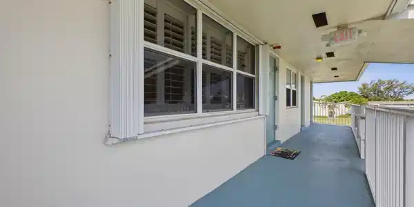Image 4: Unit Entry