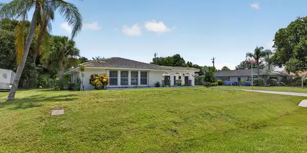 Image 3: 2-web-or-mls-3A5A1796