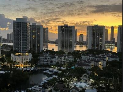 1000 W Island Blvd