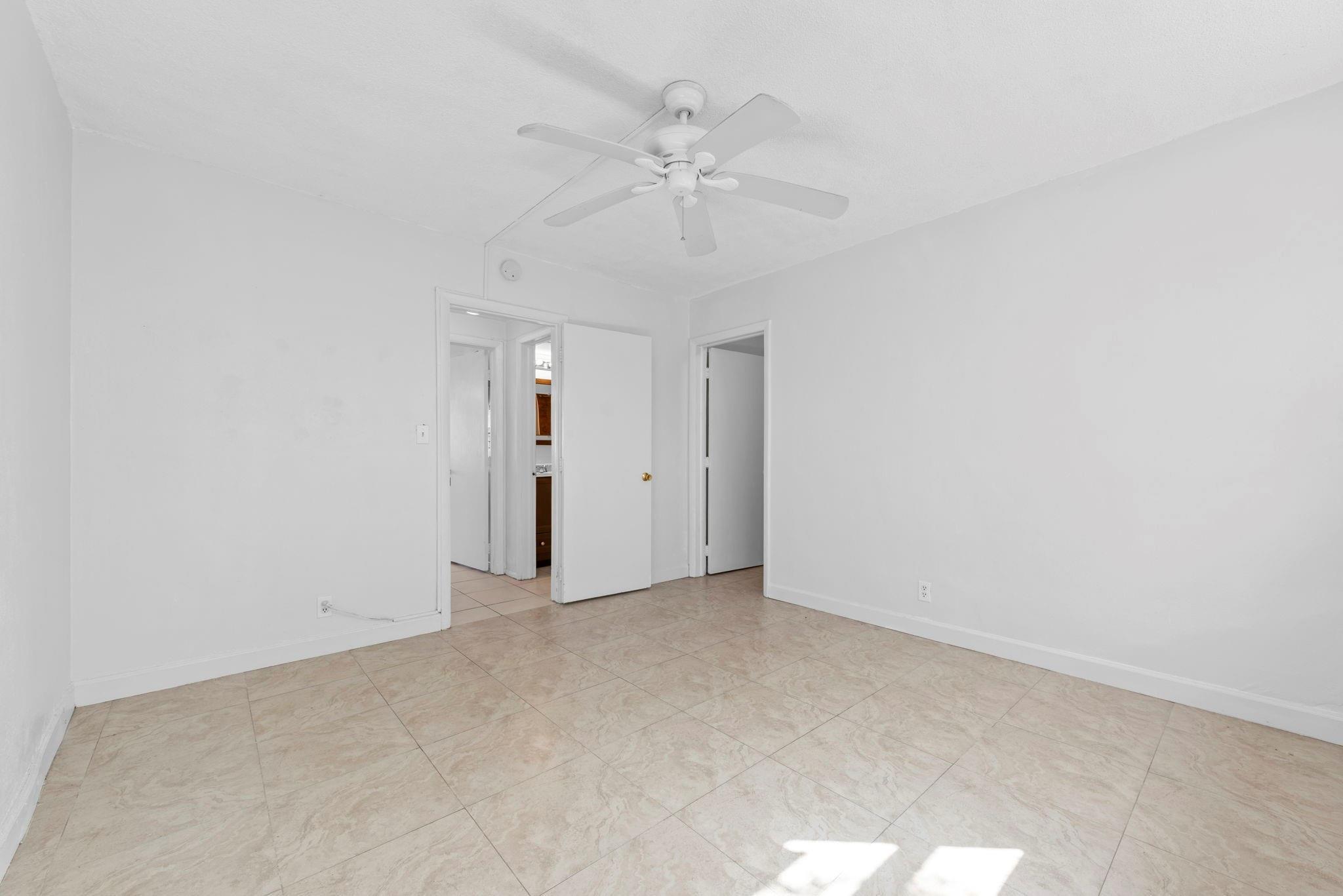 Image 3: Photo 3