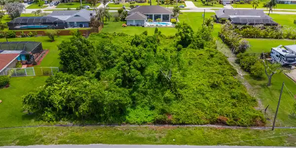 2012 SE Giffen Avenue