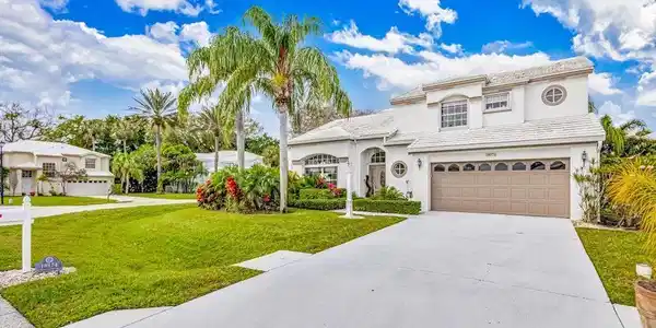 Image 2: Welcome Home to 18174 SE Fairview Circle