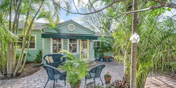 533 NE 11th Ave