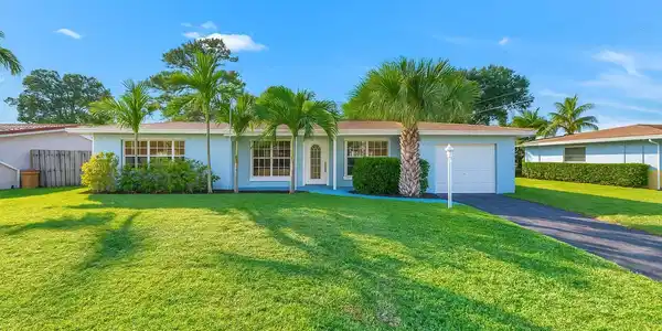 827 SE 10th Ter