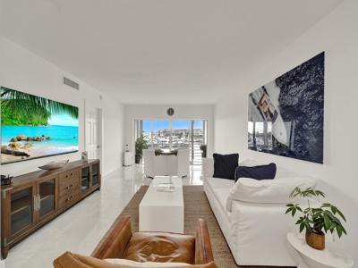 21 Yacht Club Drive